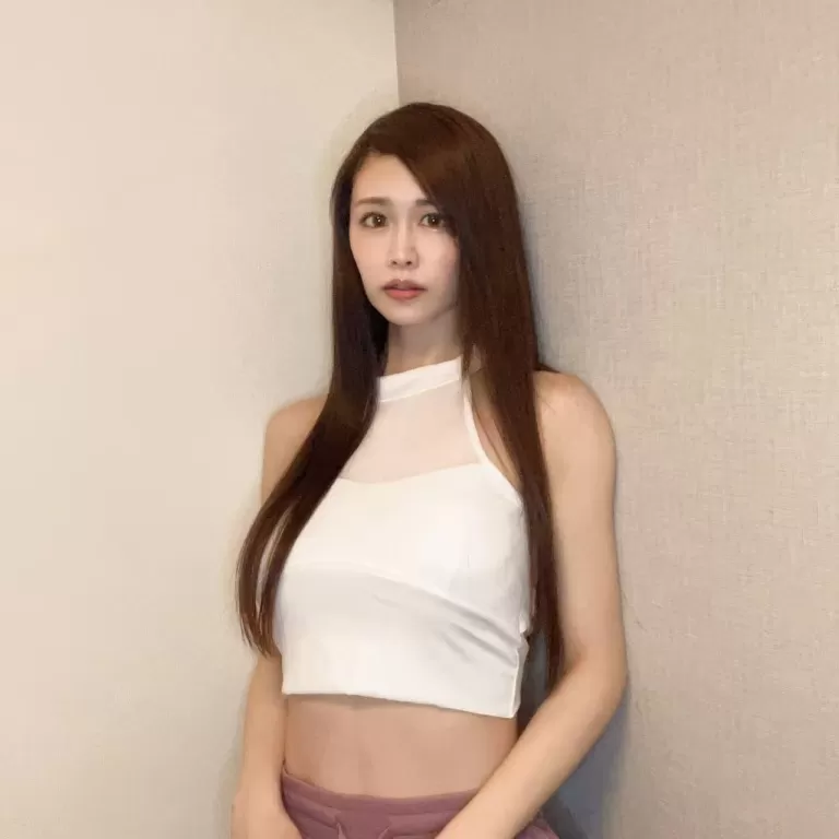性感女神降临~会英语身材炸裂颜值到顶~性格非常大方的明明，后期可能会涨价~  东京 25身高172